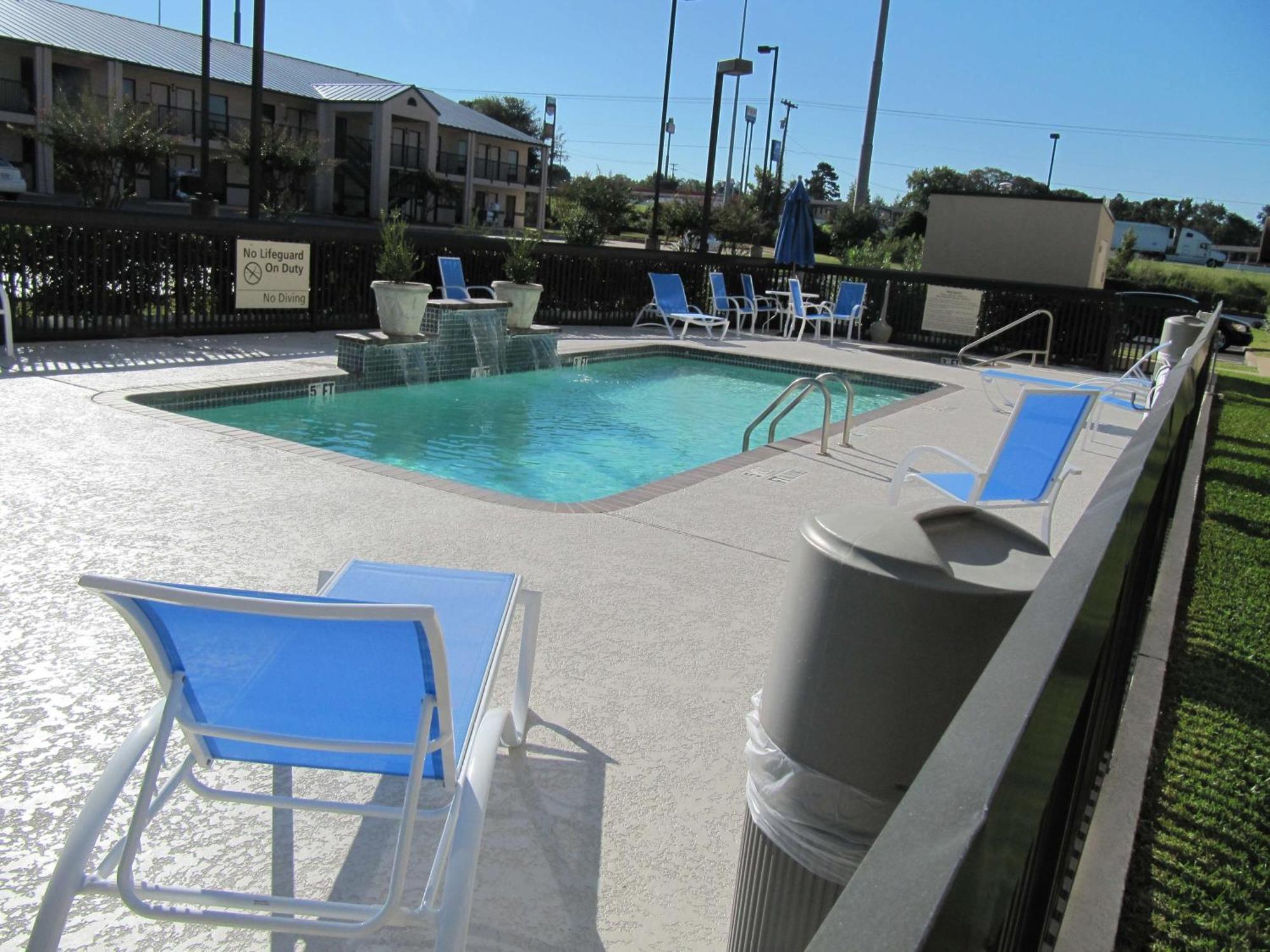 Hampton Inn Lindale/Tyler Bagian luar foto